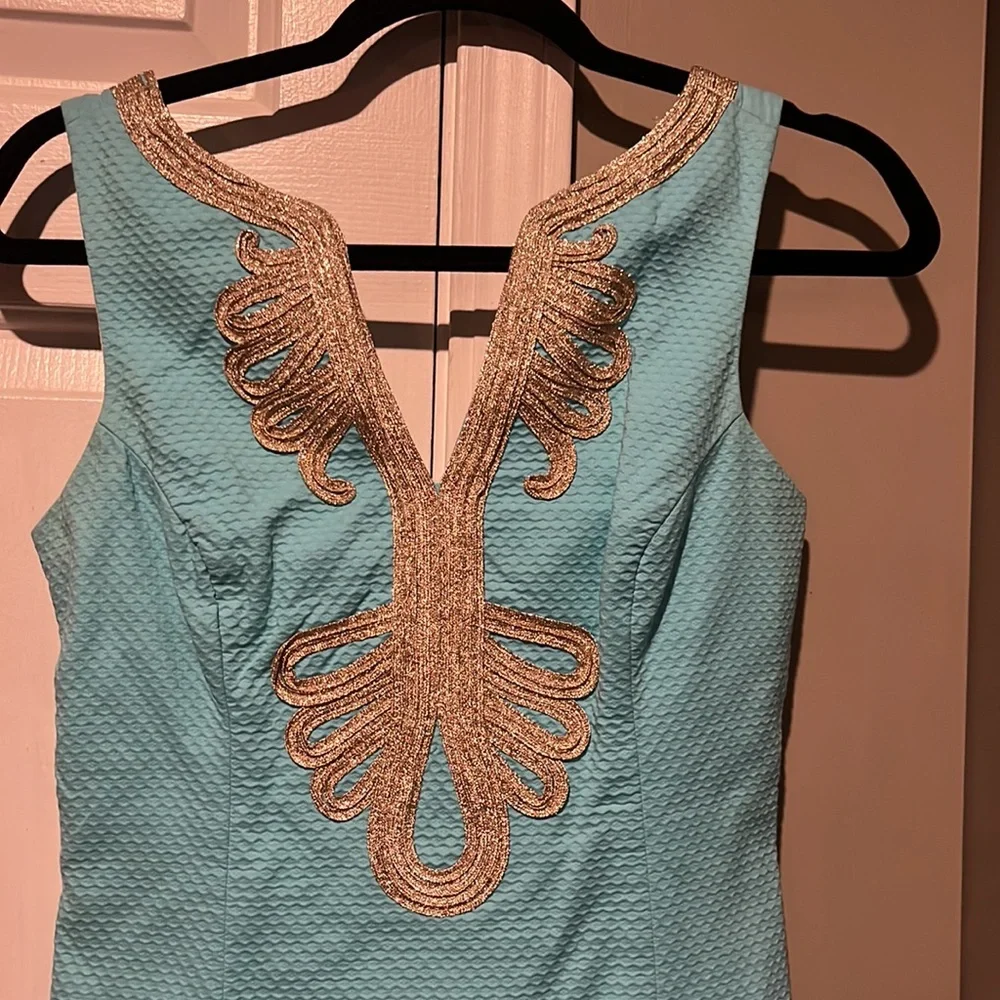 Lilly Pulitzer Janice Shift Dress in Shorely Blue with Metallic Gold N… - Picture 6 of 10